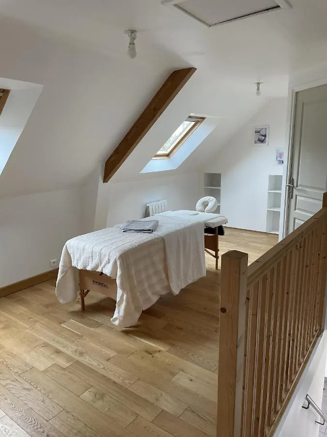 Maison A 2 Pas De La Roche - Bernard Nivillac 0*,
